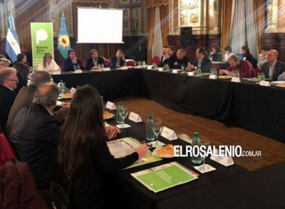 Uset se re�ne en la gobernaci�n por obras prioritarias a corto plazo