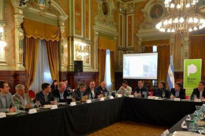 Clamor de los intendentes para que el Fondo de Infraestructura se reedite en 2018