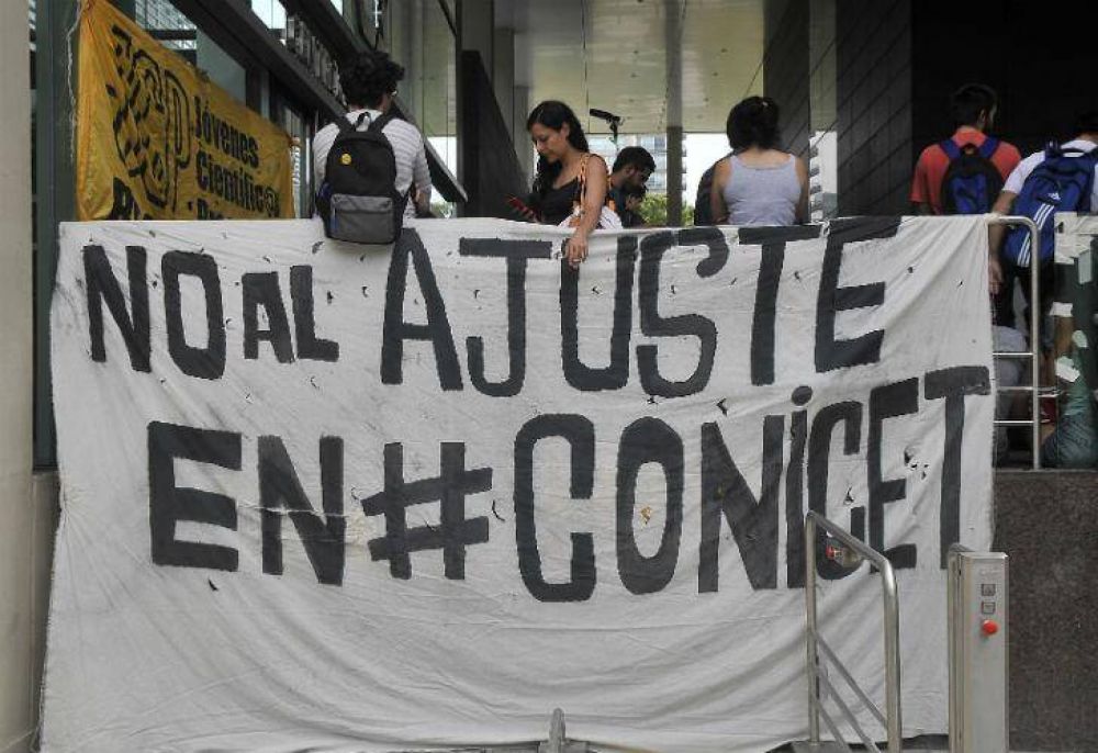 Cient�ficos continuar�n la toma del Conicet por la falta de respuestas del Estado