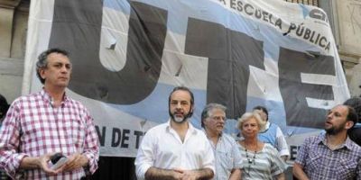 Los docentes porte�os volvieron a rechazar la reforma oficial: �Es volver al pasado�