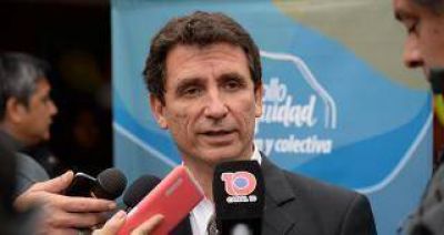 Yedlin anunci� que se reanudar�n los 22 contratos en Adicciones