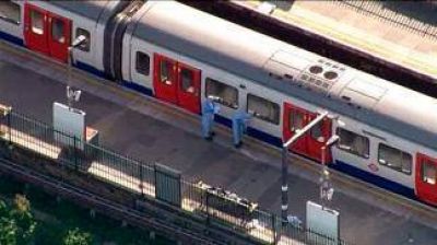 Una explosi�n en el subte de Londres dej� 18 heridos y la investigan como 