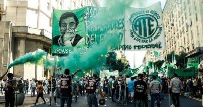 La Justicia orden� que ATE Capital participe las paritarias estatales porte�as