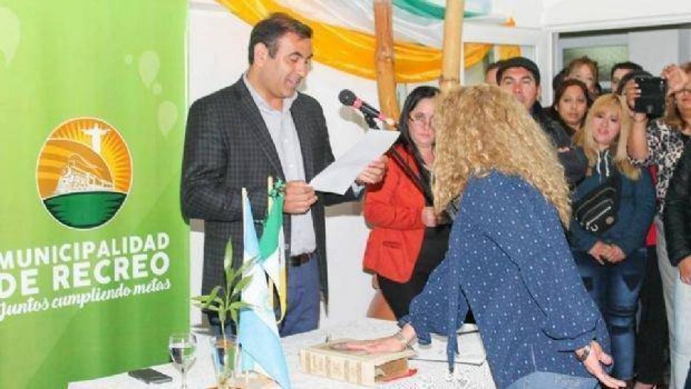 Roberto Herrera design� a su esposa docente en la secretar�a de Obras y Servicios de Recreo