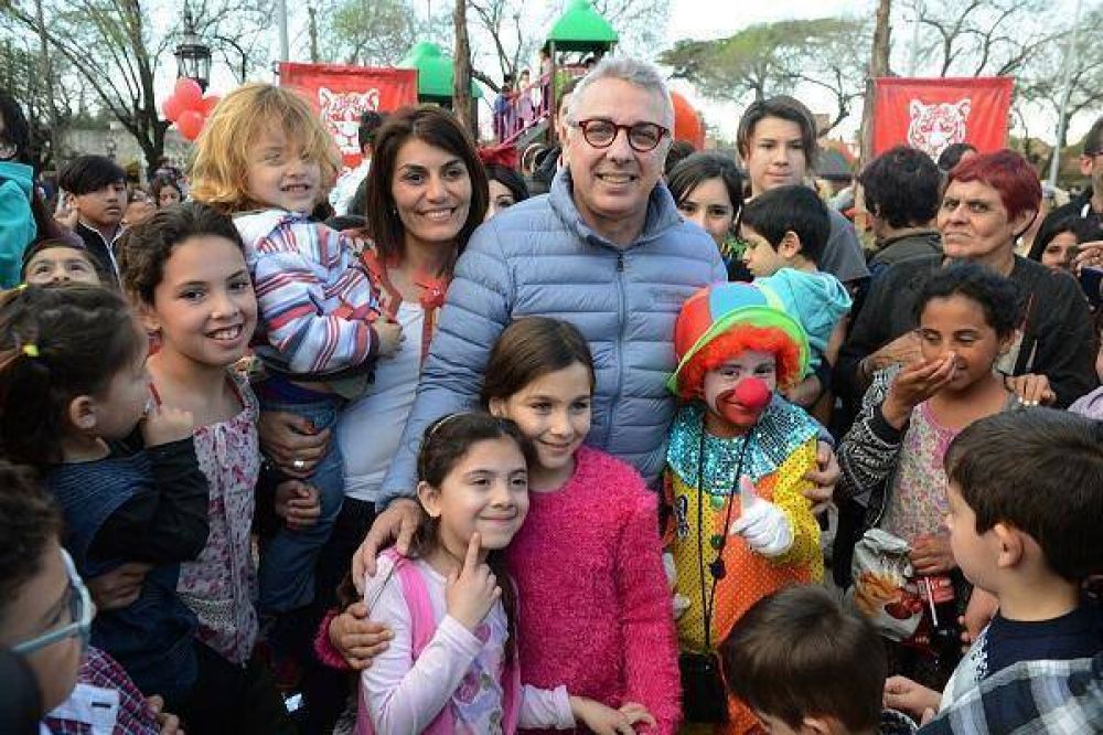Julio Zamora: 