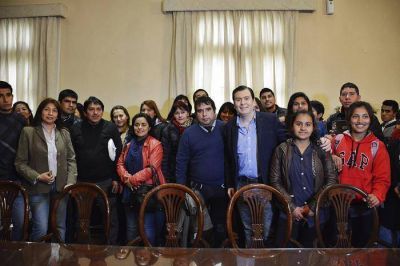 Alumnos del interior provincial visitaron la sede gubernamental