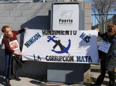 Familiares est�n con bronca y esperan que los sobrevivientes hablen con ellos