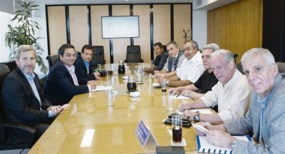 Gobierno y CGT definen hoy acuerdo por blanqueo laboral