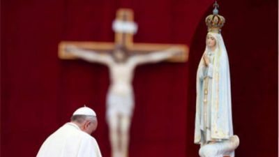 �Jes�s vence, pero en la Cruz. Es una contradicci�n que hay que entender con la fe�