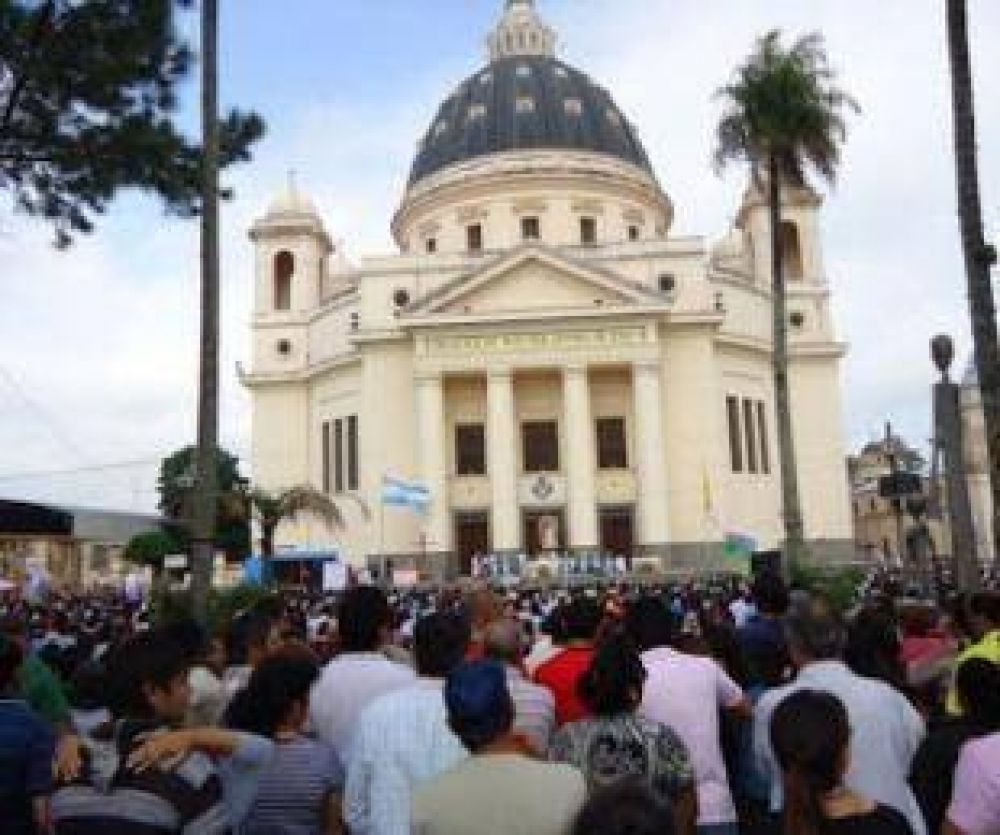 Miles de j�venes del NEA peregrinaron a la Virgen de Itat�
