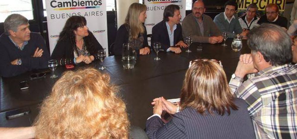 Junto a candidatos locales, Gladys Gonz�lez retom� la campa�a en Lomas