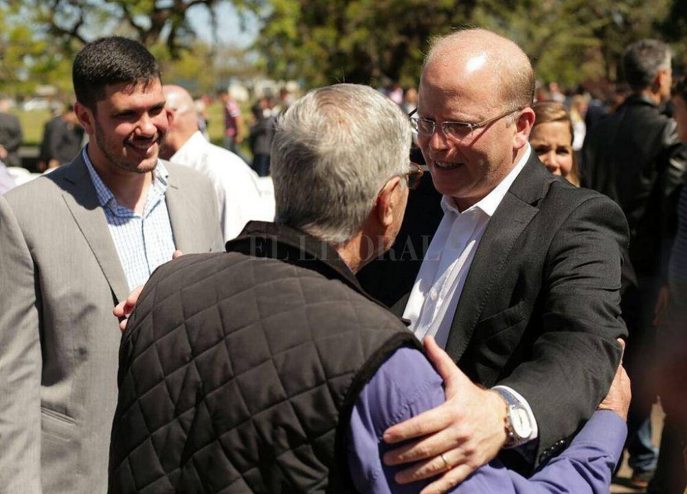Contigiani les pidi� a Rossi y a Cantard 