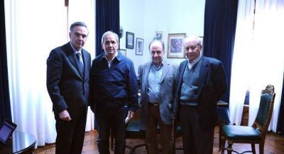 Palazzo les pidi� a los senadores peronistas que rechacen el retiro de 20 mil millones del Naci�n