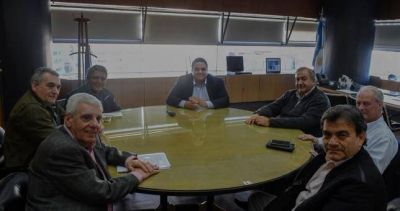 Cumbre y gestos de acercamiento entre la CGT y el Gobierno