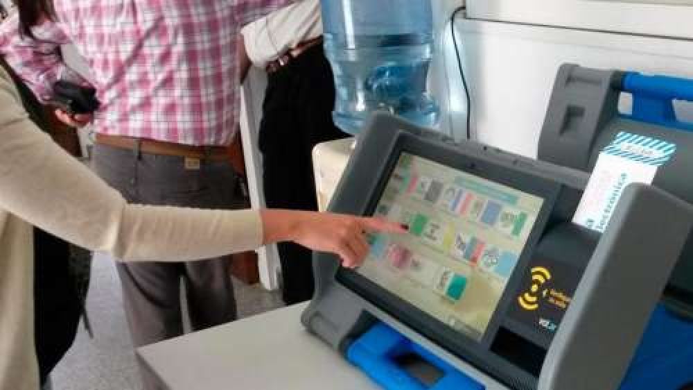 Diputado carg� contra el voto electr�nico: 