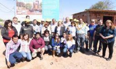 Amaya, Paredes y Mart�nez: recorrida a obras que financia Naci�n