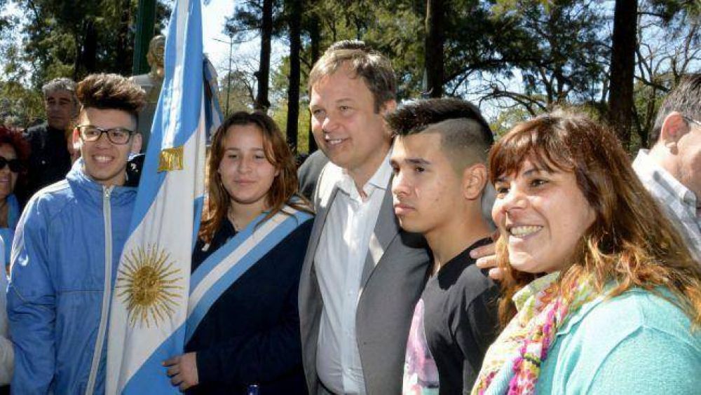 Con los vecinos, Cascallares celebr� el aniversario de Ministro Rivadavia