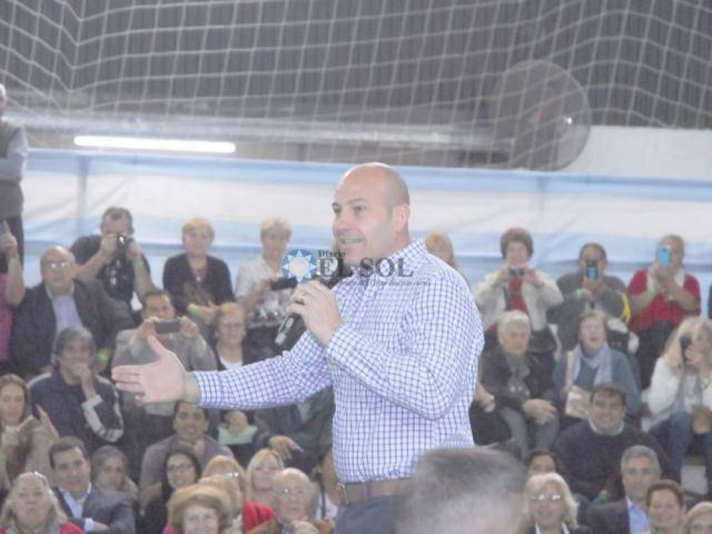 Martiniano agradeci� la presencia de los funcionarios y el apoyo de la gente