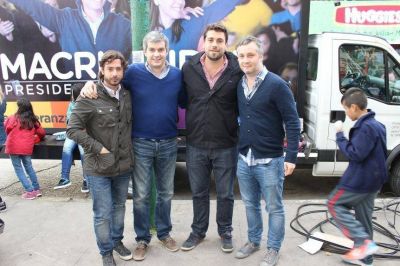 Despu�s de Macri, Marcos Pe�a llega a Provincia para enderezar la campa�a con los sin tierra