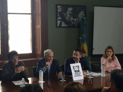 Adicciones: D�az P�rez lider� una jornada de concientizaci�n junto a Men�ndez y el cura Paco