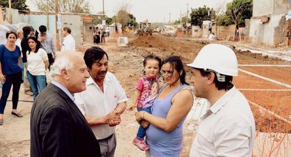Lifschitz recorri� obras de Cord�n Ayacucho