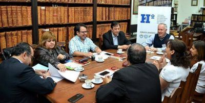 Reunidos en Tucum�n, elaboran una red inform�tica de archivos hist�ricos del NOA