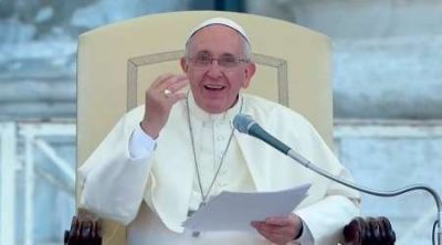  La Iglesia no tiene compa��a de seguro para la fe, bromea el Papa