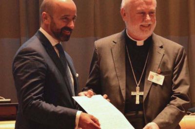 La Santa Sede firma el Tratado sobre la Prohibici�n de Armas Nucleares
