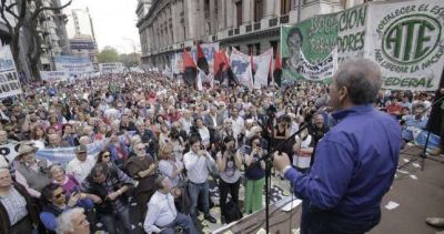 Palazzo uni� al peronismo contra el desfinanciamiento del Banco Naci�n