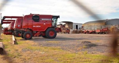 Suspensiones y tensi�n en la f�brica de cosechadoras Vassalli