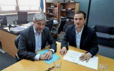 Campana: Tras las firma de un acuerdo con Naci�n, se asfaltar�n alrededor de cincuenta cuadras