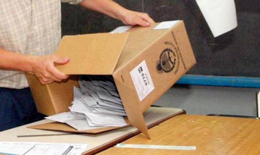 Paridad con observaciones: la Junta Electoral oficializ� las listas para octubre