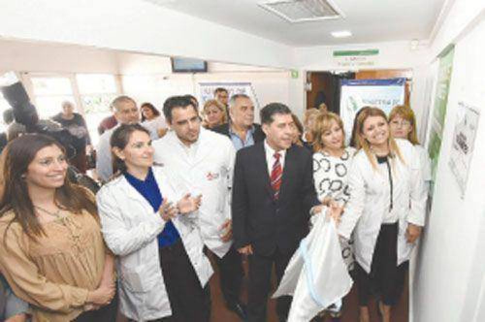 Casas inaugur nuevo servicio en el hospital Vera Barros