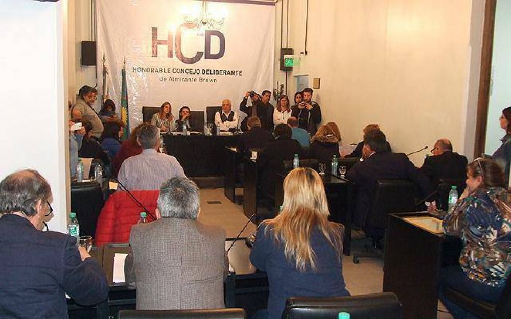 El Concejo convalid� un aumento del 4,5% para los municipales