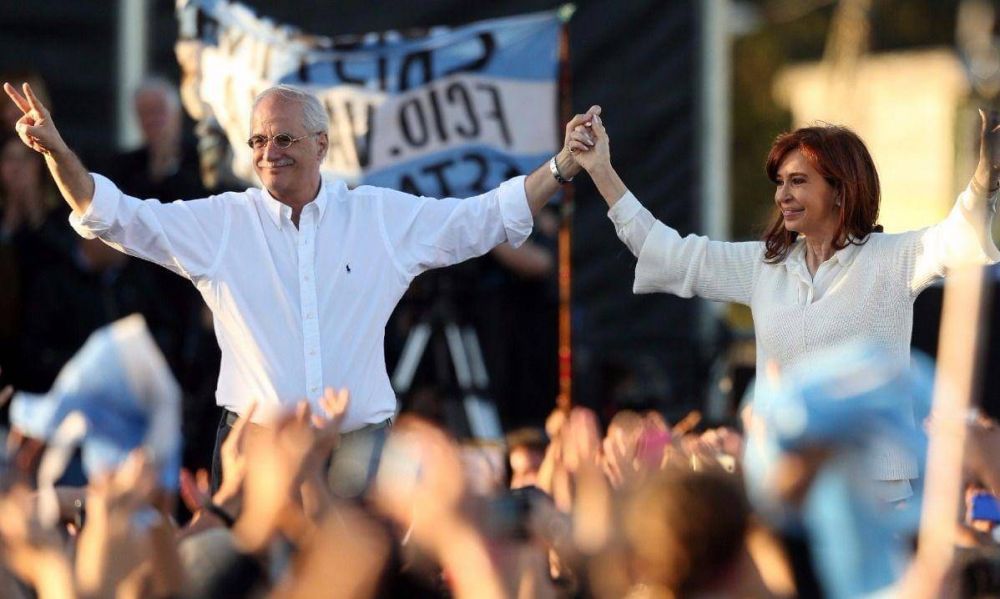 Divisi�n bonaerense del trabajo: CFK al conurbano y Taiana a remar el interior