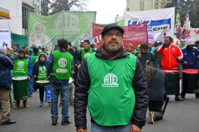 ATE logr� que reincorporen a 50 trabajadores despedidos en Salud