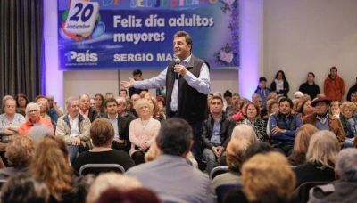 Massa fue a �La Feliz� a captar el voto de los jubilados