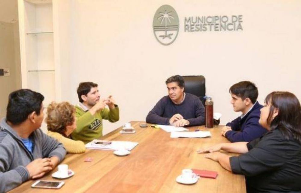 Capitanich coordin� agenda de trabajo con la Asociaci�n de Sordos