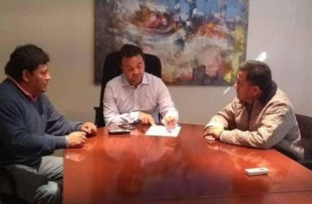 Comenzaron las obras para la provisi�n de agua potable en La Silleta