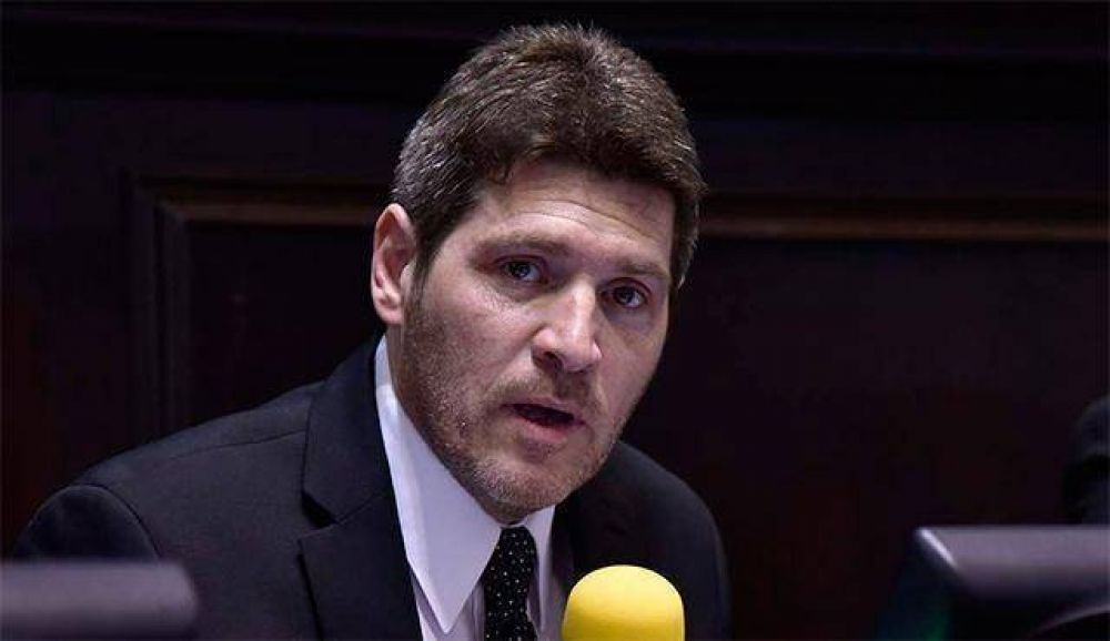 �Insistimos en que se proh�ba la designaci�n de parientes de funcionarios p�blicos�