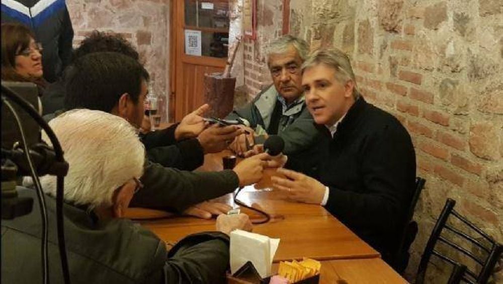 Llaryora recorri� el Valle de Punilla con miras a las elecciones
