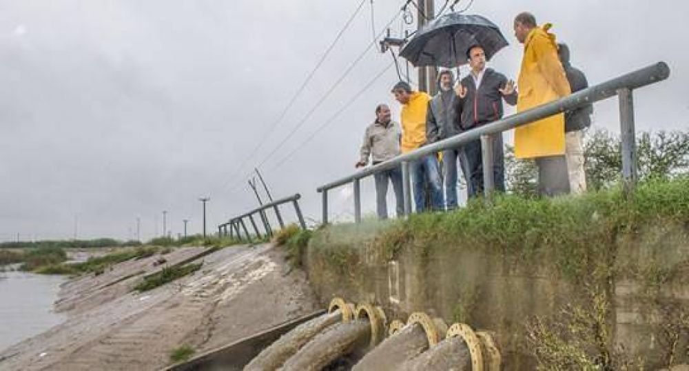 Inauguran nuevas obras en la Estaci�n de Bombeo Roca