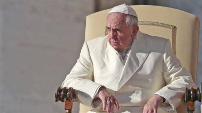 En una carta, una minor�a lo acusa de herej�as