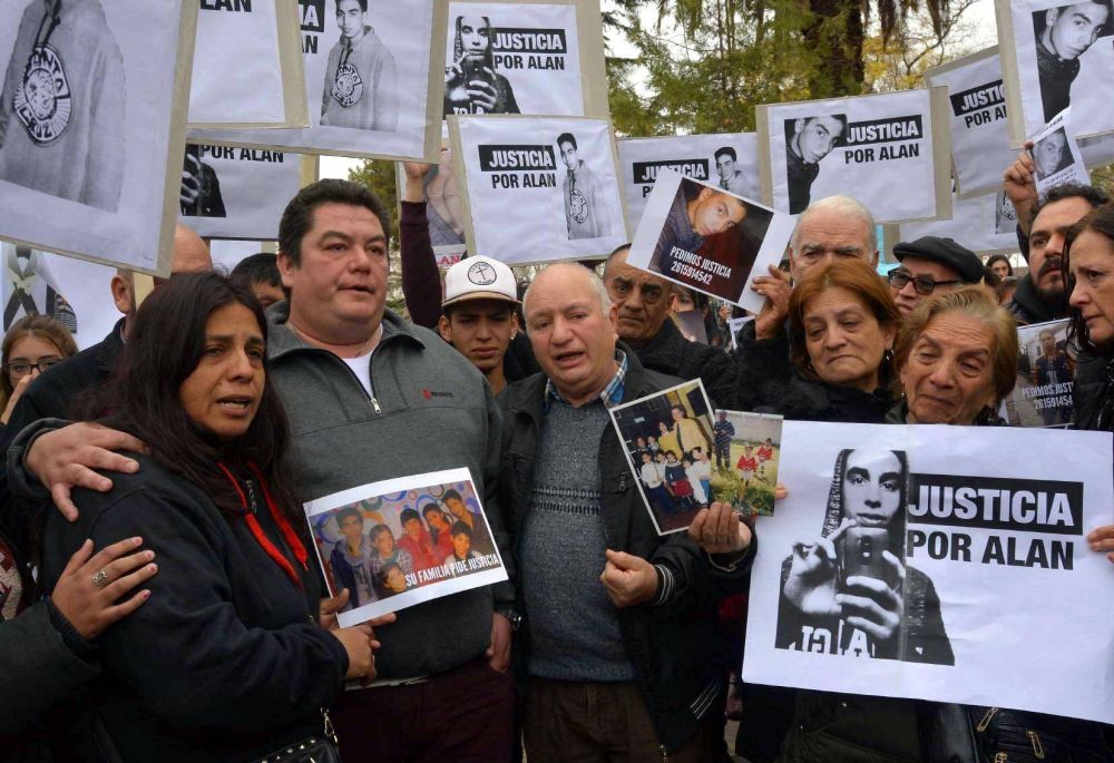 El Gobernador se reuni� con los padres de Alan Villouta, el chico que muri� atropellado en el Acceso Sur