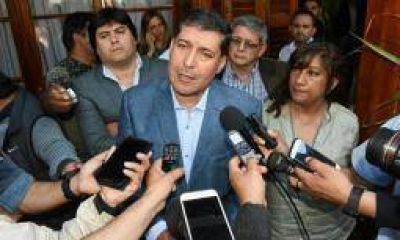 Casas convoc� los riojanos a marchar por los fondos �extra�