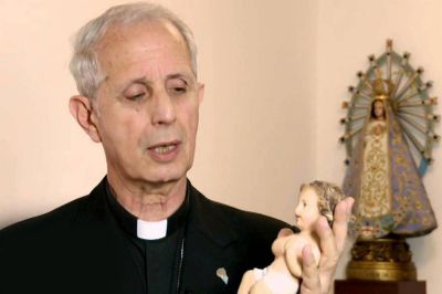 Poli: �Estamos pr�ximos a una visita del Papa