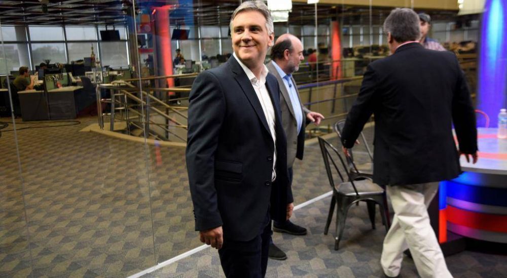 Llaryora: Cambiemos prioriza a los porte�os sobre C�rdoba