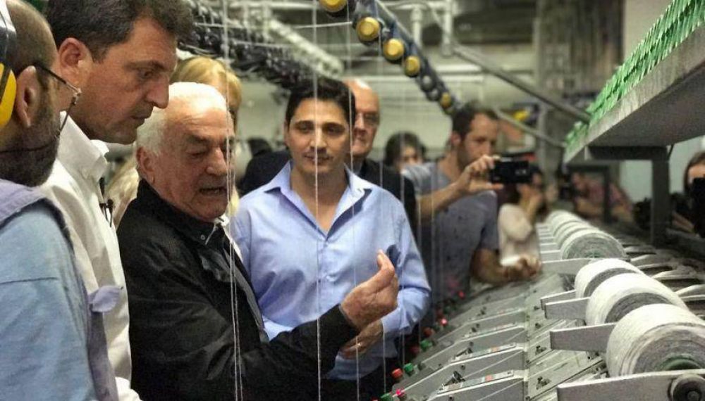 Massa sale a la cancha con bater�a de spots que apuntan a �los que trabajan�
