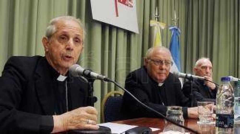Poli asegur�: �Estamos pr�ximos a una visita del Papa