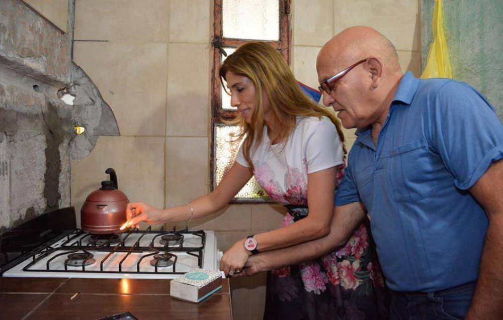 Habilitan la red de gas natural para algunos barrios bande�os